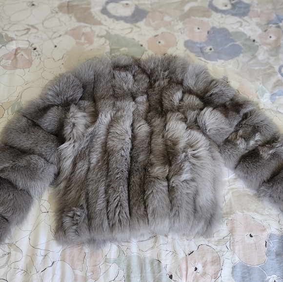 Fox fur jacket by Fox The Label. Silver/gray. Size medium. - Picture 4 of 8